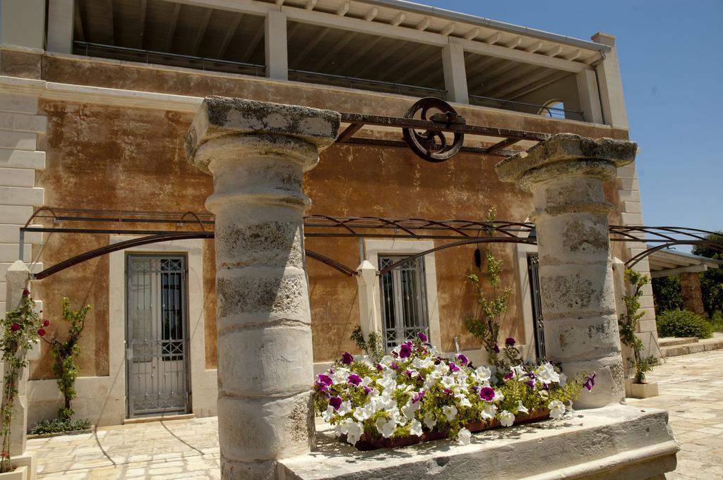 Novoli Agriturismo Li Calizzi Arte E Natura מראה חיצוני תמונה